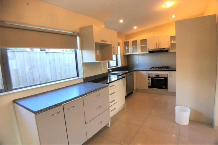 Photo of property in 16a Blease Street, New Lynn, Auckland, 0600