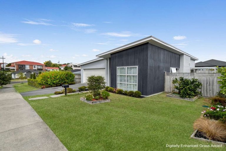 Photo of property in 3 Taikura Avenue, Red Beach, 0932