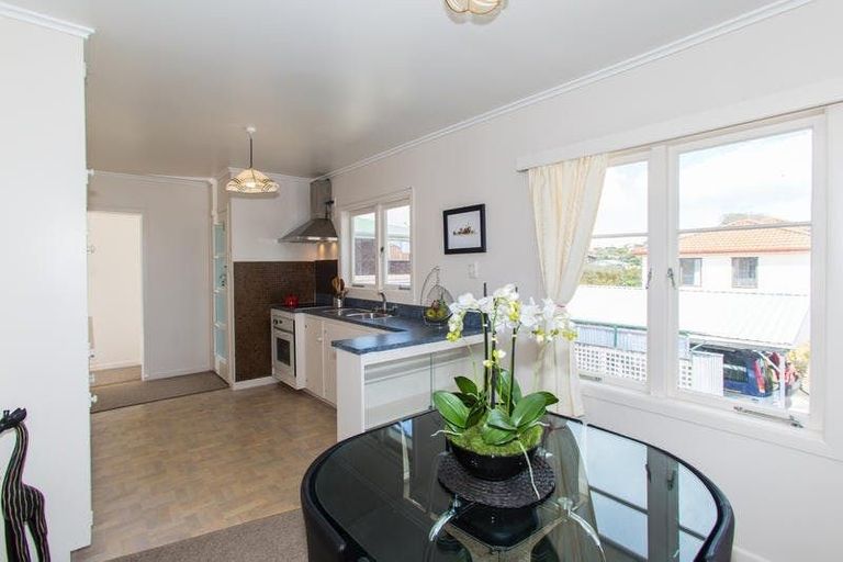 Photo of property in 1/14 Tristram Avenue, Forrest Hill, Auckland, 0620
