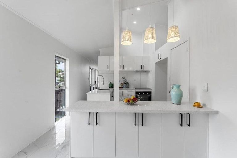 Photo of property in 7 Aden Place, Clendon Park, Auckland, 2103