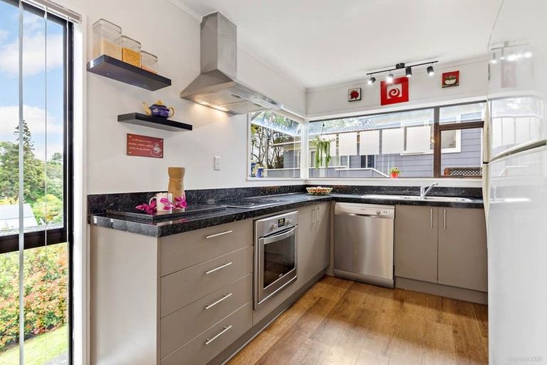 Photo of property in 2/40 Beaudine Avenue, Glenfield, Auckland, 0629