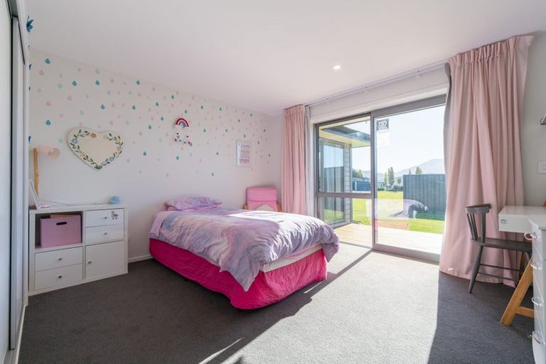 Photo of property in 11 Breaksea Street, Te Anau, 9600