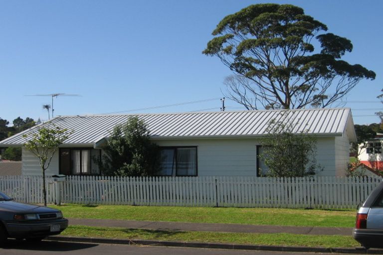 Photo of property in 37 Meadowvale Rise, Titirangi, Auckland, 0604