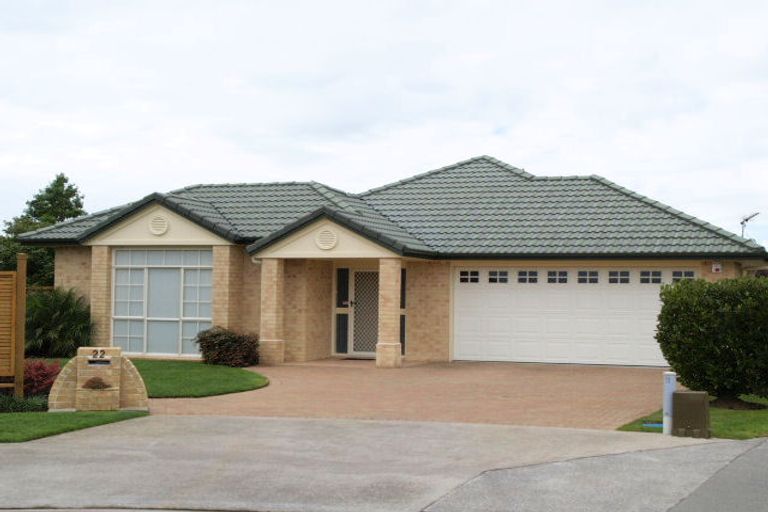Photo of property in 22 Trovare Place, Golflands, Auckland, 2013
