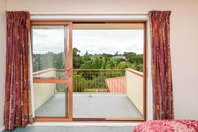 Photo of property in 12 Silkwood Place, Fitzherbert, Palmerston North, 4410