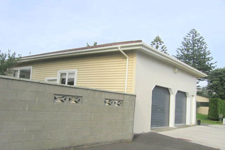 Photo of property in 30 Mana Esplanade, Paremata, Porirua, 5026