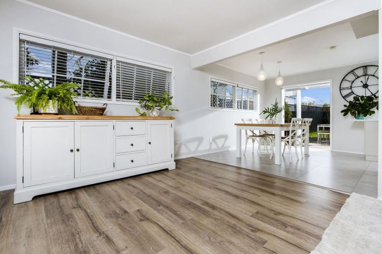 Photo of property in 1/4 Coronation Street, Belmont, Auckland, 0622