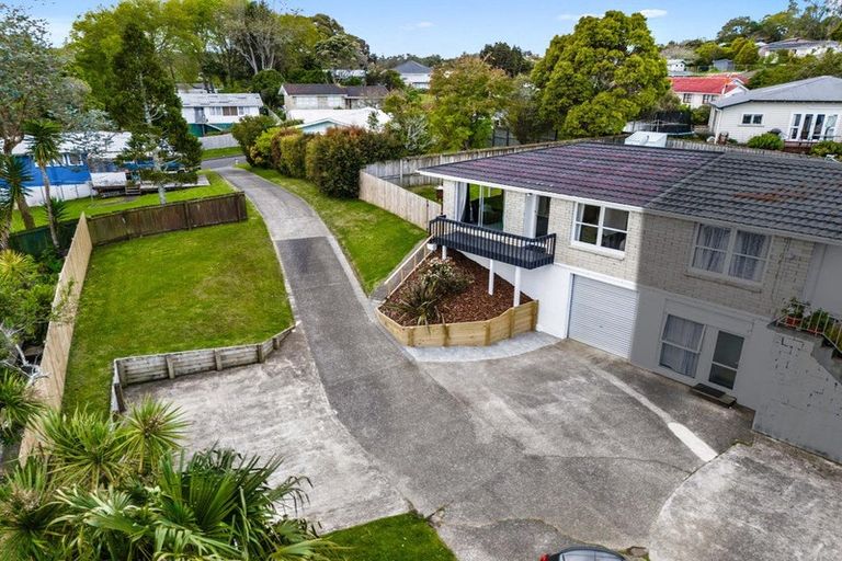 Photo of property in 1/6 Segedin Place, Glenfield, Auckland, 0629