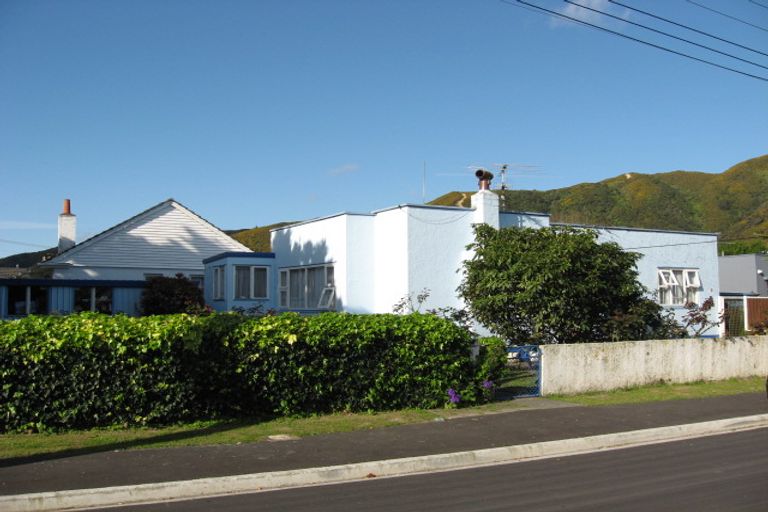 Photo of property in 1 Avon Street, Waterloo, Lower Hutt, 5011