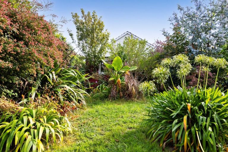 Photo of property in 40 Banks Street, Marfell, New Plymouth, 4310