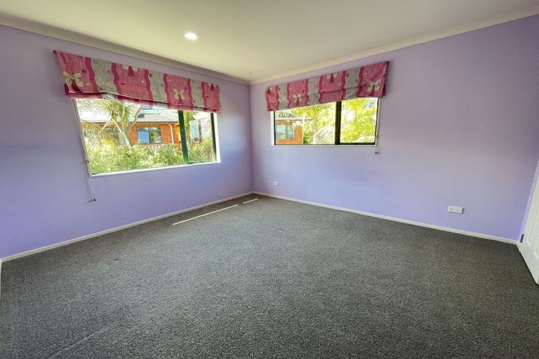 Photo of property in 26 Ballymore Drive, Pinehill, Auckland, 0632