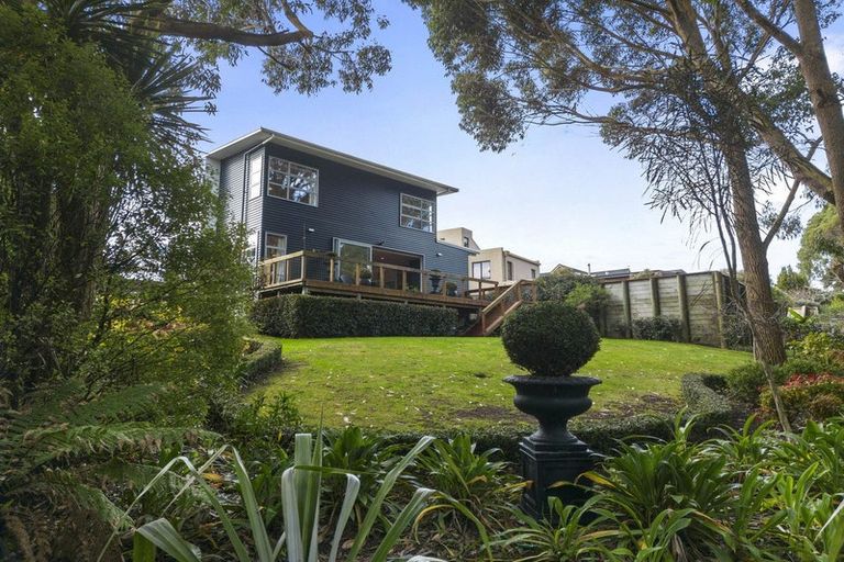 Photo of property in 42 Ruapehu Drive, Fitzherbert, Palmerston North, 4410