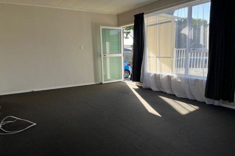 Photo of property in 70 Racecourse Road, Waiuku, 2123