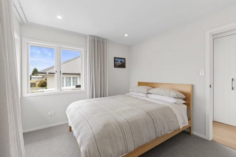 Photo of property in 3b Paton Avenue, Te Atatu South, Auckland, 0610