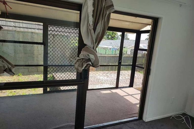 Photo of property in 2/24 Frank Evans Place, Henderson, Auckland, 0610