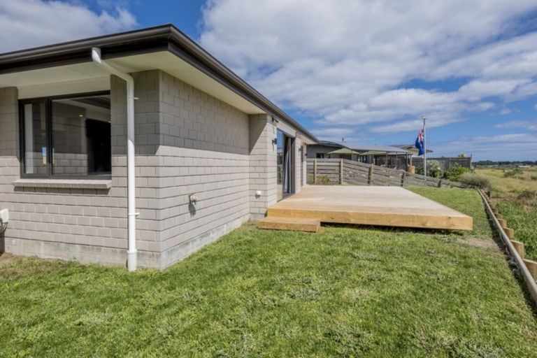 Photo of property in 13 Oxnam Place, Foxton Beach, Foxton, 4815