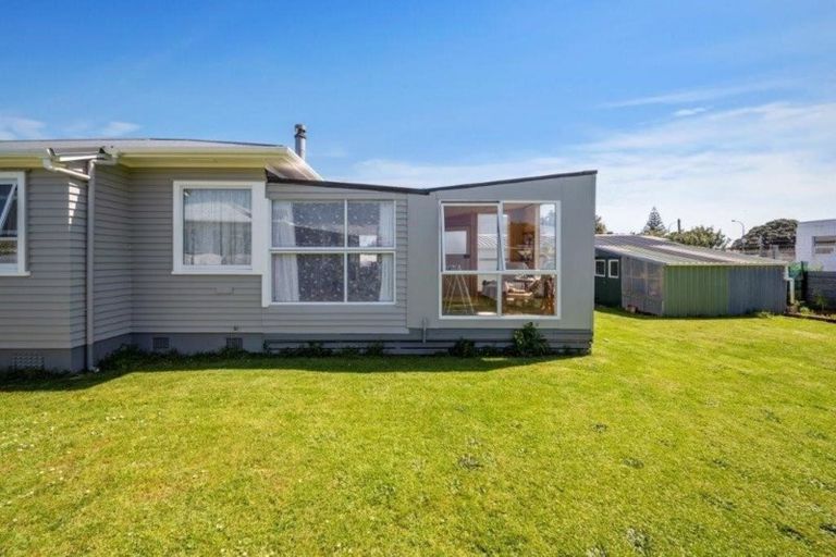 Photo of property in 55 Domett Street, Opunake, 4616