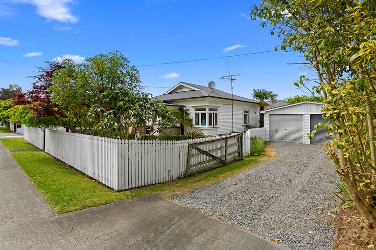 Photo of property in 21 Williams Street, Cambridge, 3434