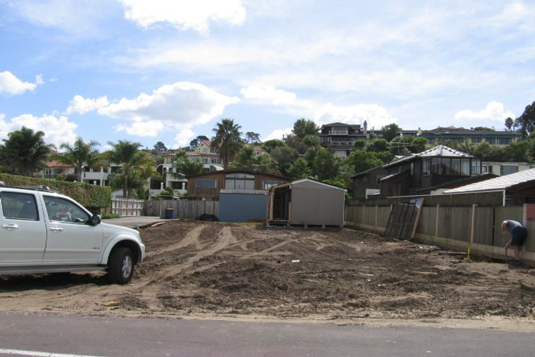 Photo of property in 1/25 Manly Esplanade, Browns Bay, Auckland, 0630