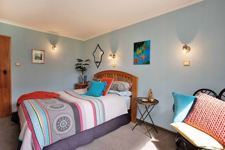 Photo of property in 54 Mckellar Road, Seaward Bush, Invercargill, 9871