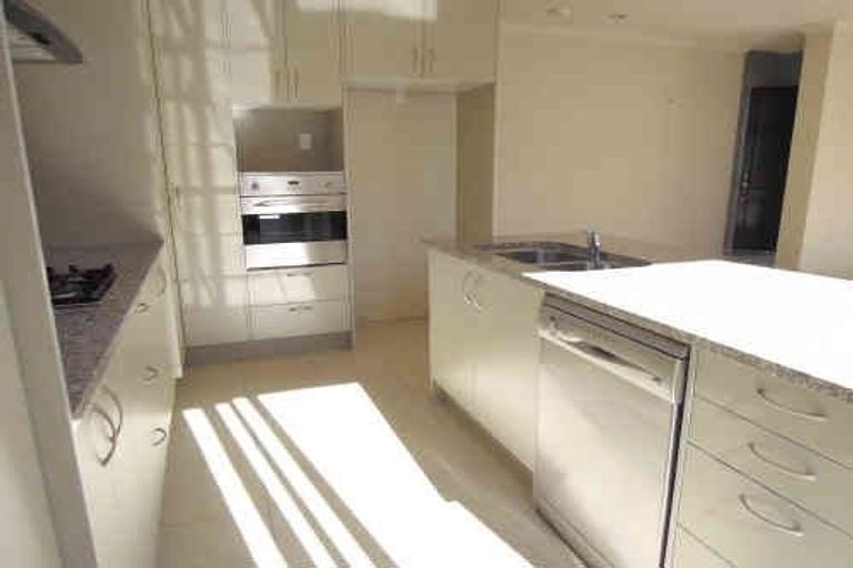 Photo of property in 220 Schnapper Rock Road, Schnapper Rock, Auckland, 0632