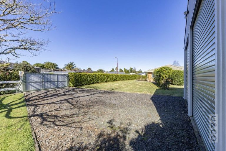 Photo of property in 2 Applemoors Way, Riverhead, 0820