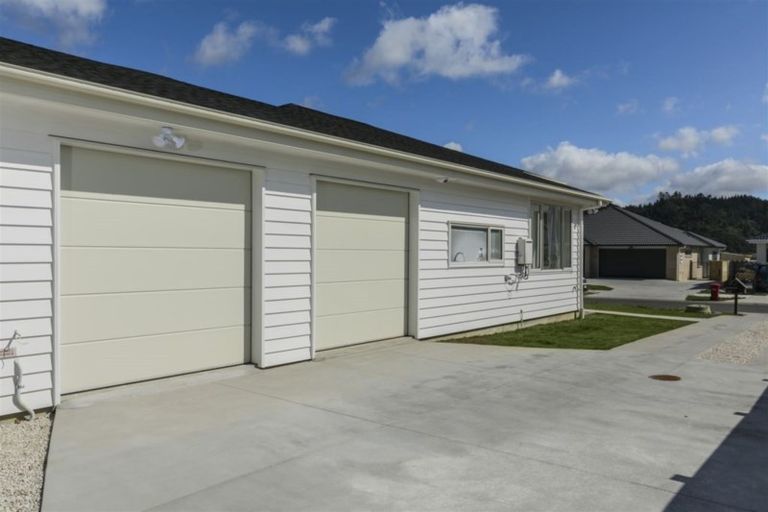 Photo of property in 18 Raymond Grace Avenue, Huapai, Kumeu, 0810