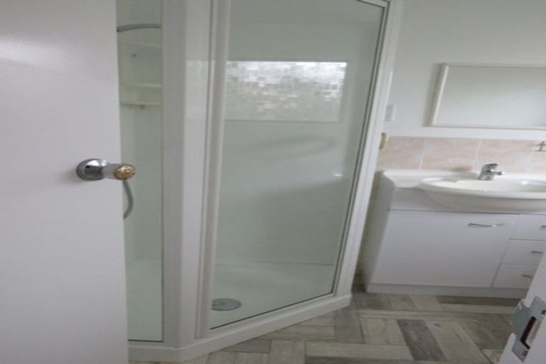 Photo of property in 1b Cairngorm Place, Highland Park, Auckland, 2010