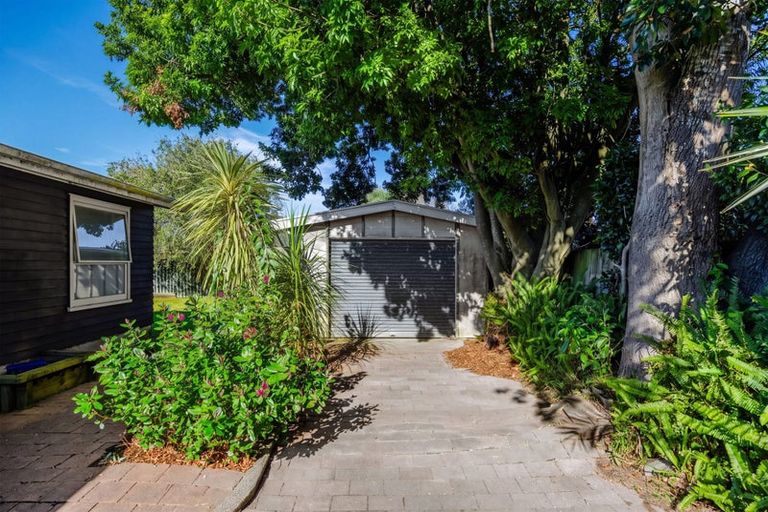 Photo of property in 64 Beach Road, Pahurehure, Papakura, 2113