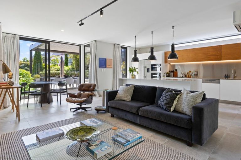 Photo of property in 1/141 Peterborough Street, Christchurch Central, Christchurch, 8013