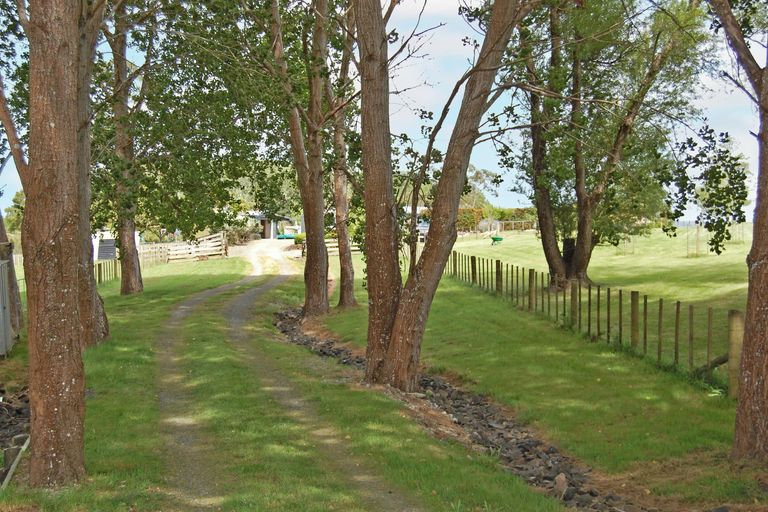 Photo of property in 1104 Oneriri Road, Kaiwaka, 0573