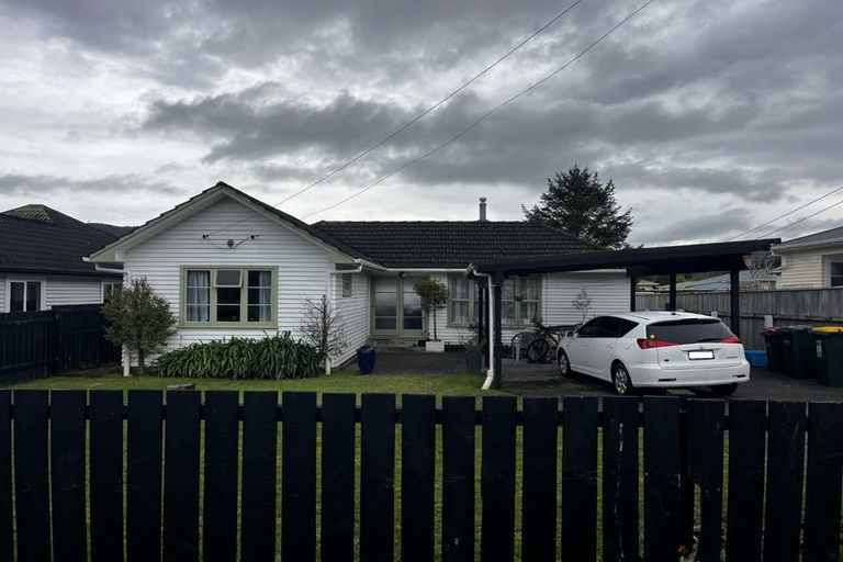 Photo of property in 6 Dunn Street, Wainuiomata, Lower Hutt, 5014