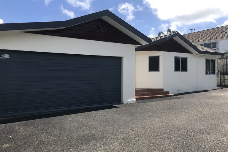 Photo of property in 3/2 East Coast Road, Milford, Auckland, 0620