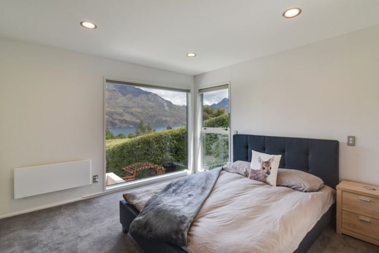 Photo of property in 1 Arawata Terrace, Fernhill, Queenstown, 9300