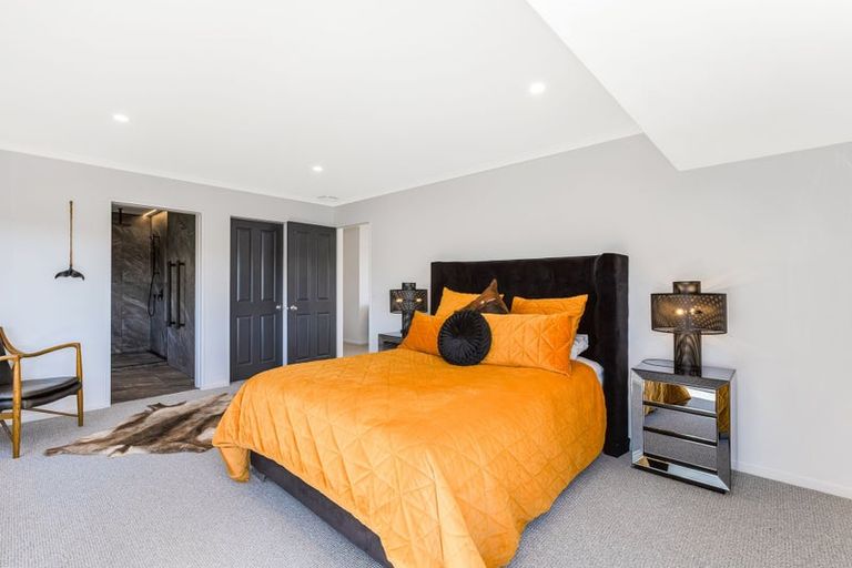 Photo of property in 8 Glengavel Grove, Papakowhai, Porirua, 5024