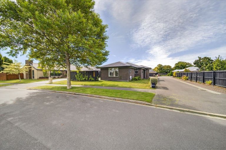 Photo of property in 7 Carradale Avenue, Broomfield, Christchurch, 8042