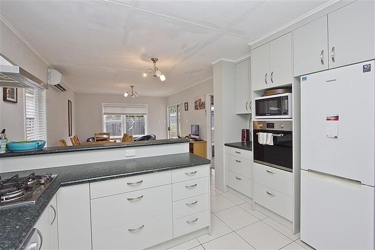 Photo of property in 10 Gardiner Grove, Wainuiomata, Lower Hutt, 5014