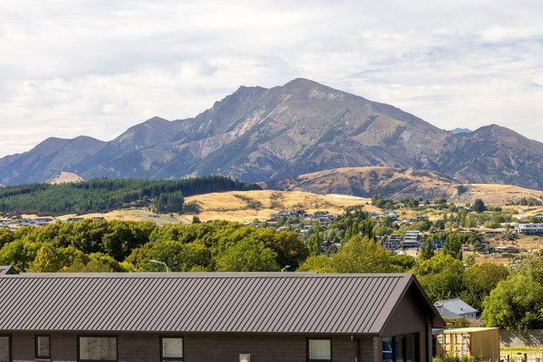Photo of property in 5 Glenbrook Lane, Wanaka, 9305