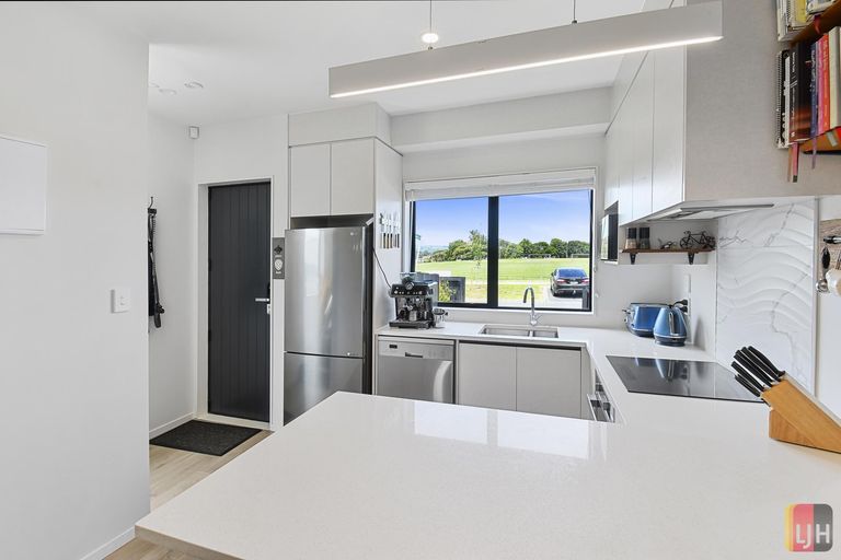 Photo of property in 97 Te Aparangi Road, Papakura, 2110