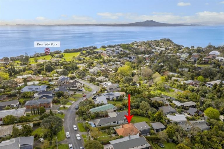 Photo of property in 26 Peter Terrace, Castor Bay, Auckland, 0620