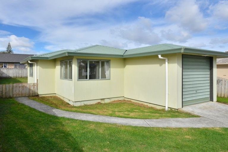 Photo of property in 12 Josie Lane, Manurewa, Auckland, 2102