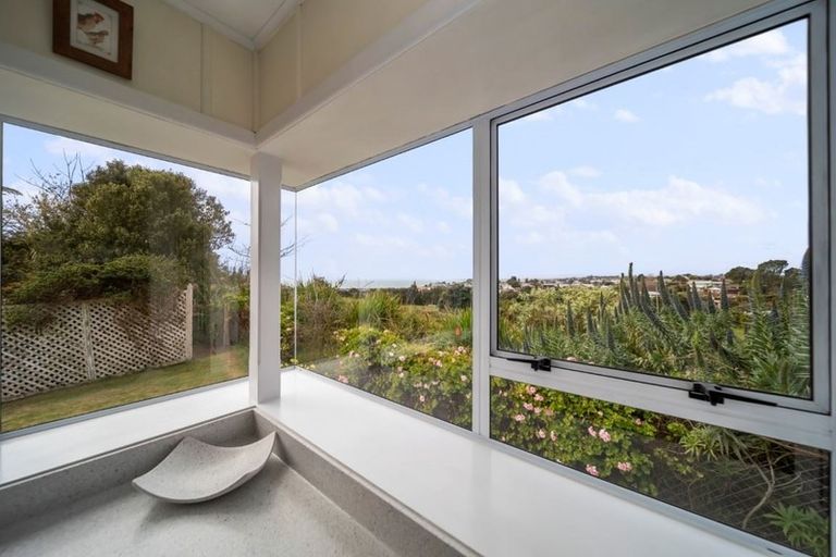 Photo of property in 97d Pioneer Road, Moturoa, New Plymouth, 4310