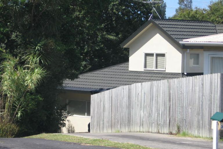 Photo of property in 34 Camelot Place, Glenfield, Auckland, 0629