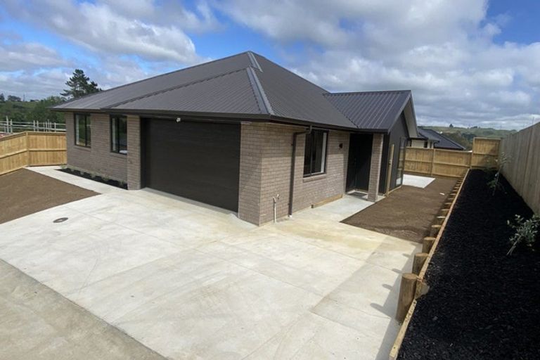 Photo of property in 35a Leathem Crescent, Pokeno, 2402