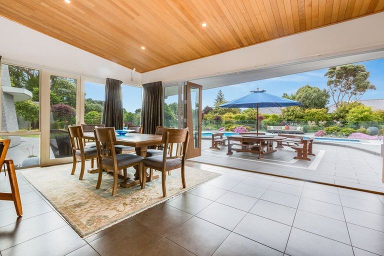 Photo of property in 10 Sunny Glen, Waikanae, 5036