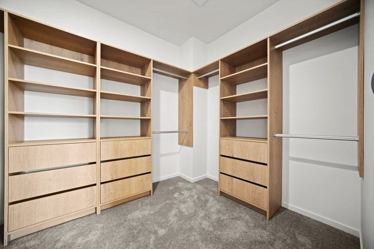 Photo of property in 6 Pukeko Road, Hobsonville, 0616