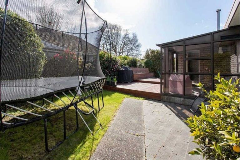 Photo of property in 2/15 Orkney Street, Strowan, Christchurch, 8052