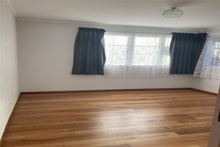 Photo of property in 4 Pomelo Road, Te Atatu South, Auckland, 0610