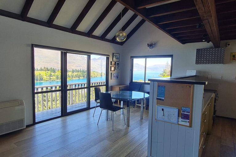 Photo of property in 15 Earnslaw Terrace, Queenstown, 9300