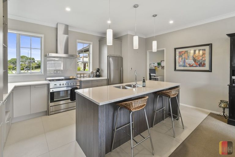 Photo of property in 242 Harbourside Drive, Karaka, Papakura, 2113